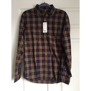 NWT men’s Uniqlo plaid button up dress shirt